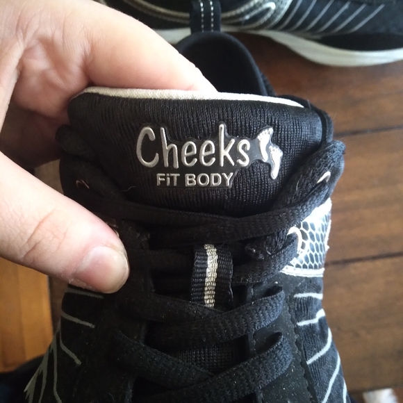Cheeks Fit Body Shoes - Picture 3 of 4